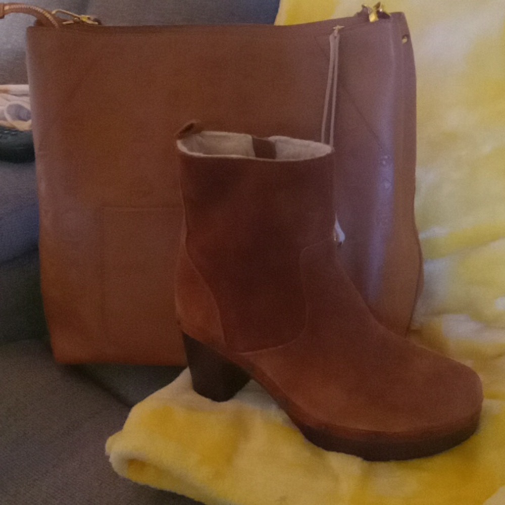 Woman's bootie " PRICE Firm"... - Picture 1 of 7